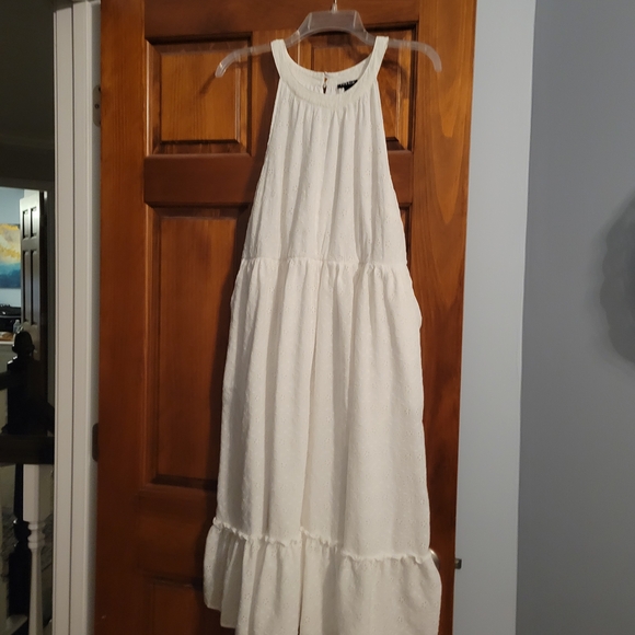 Torrid HALTER RUFFLE TIERED MIDI DRESS - VOILE EYELET WHITE SIZE 1 WORN ONCE - Picture 3 of 5